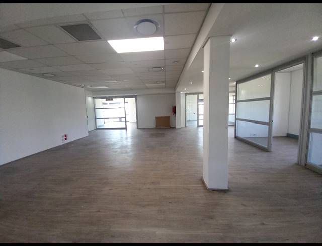 409M² OFFICE TO LET IN BRYANSTON